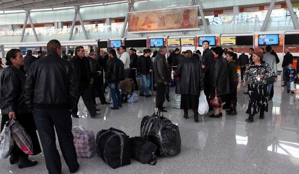 Əhali Ermənistanı tərk edir: Tarixin ən böyük insan köçü başlayıb