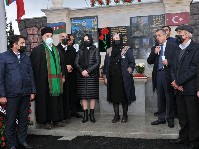 Abşeron şəhidlərinə il mərasimi keçirildi - Fotolar