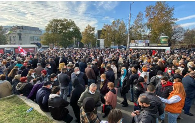 Saakaşvilinin tərəfdarları yenidən etiraz aksiyası keçirir.