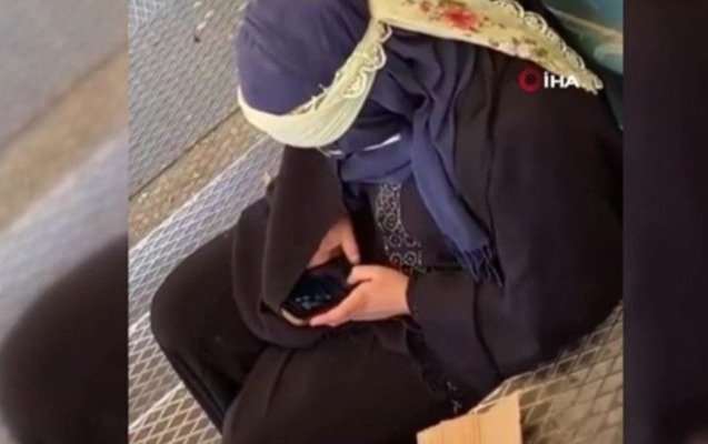 Türkiyədə “iPhone” işlədən dilənçi gündəm oldu - Video