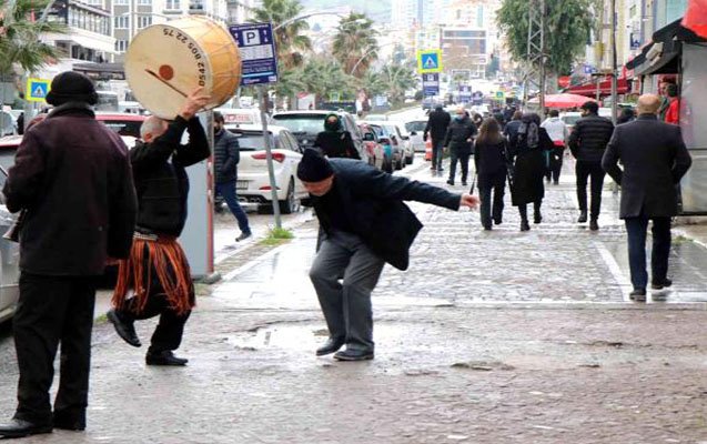 Dolların ucuzlaşmasını belə qeyd etdi - Video