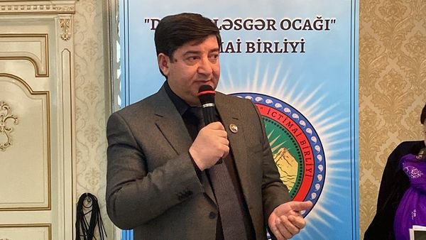 “Dədə Ələsgər Ocağı” İctimai Birliyinin təşkilatçılığı ilə 25 mart 2022 ci ildə dəyərli şair, dəyərli müəllim Maksim Sarıqayanın anım günü keçirildi