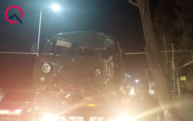 Gəncədə təcili tibbi yardım avtomobili qəza törətdi, sürücüsü yaralandı - Foto