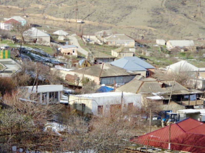 Siyəzən rayonunun Sədan kəndi.