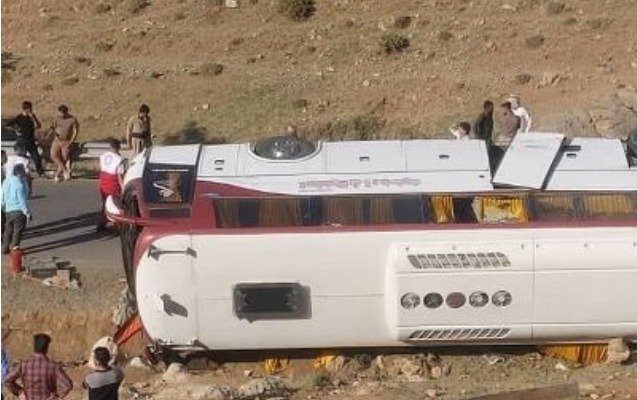 İranda avtobus aşdı - 3 ölü, 16 yaralı