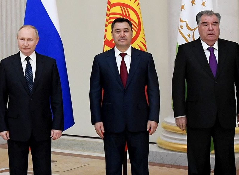 Astanada Japarov, Putin və Rəhmonun üçtərəfli görüşü keçiriləcək