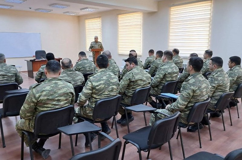 Azərbaycan Ordusunda komandir heyəti ilə toplanış keçirilir