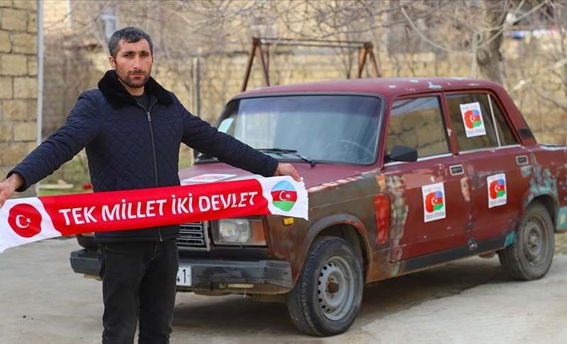 Azerbaycanlı Server Beşirli, Türkiye ile dayanışmanın simgesi haline geldi