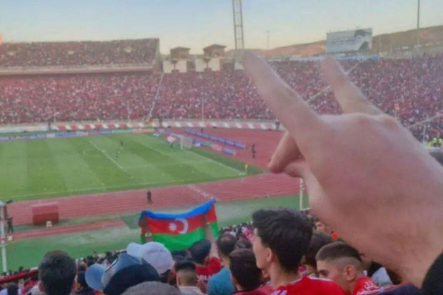 İranda Azərbaycan bayrağını dalğalandıran güneyli futbol azarkeşləri saxlanılıblar - FOTO
