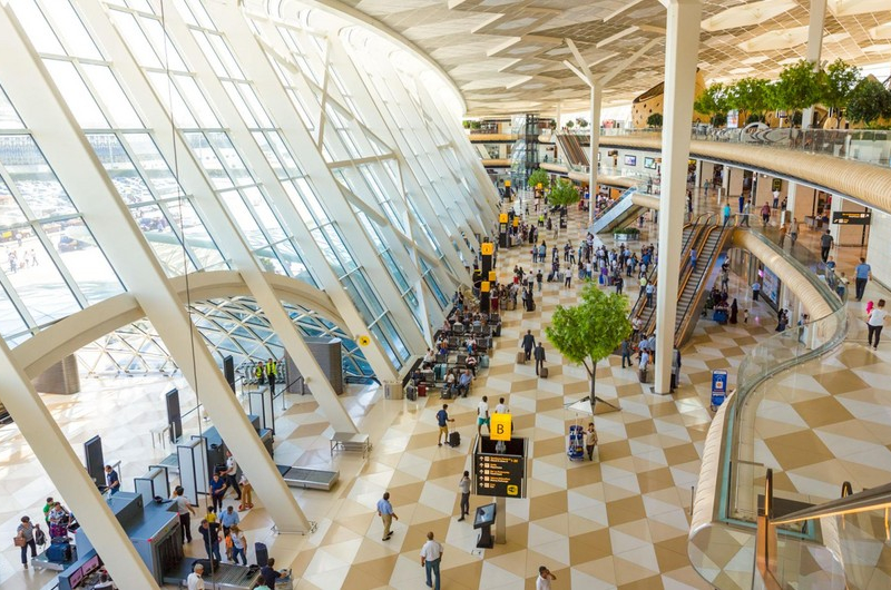 Bakı aeroportunda sərnişin axını 40 % artıb