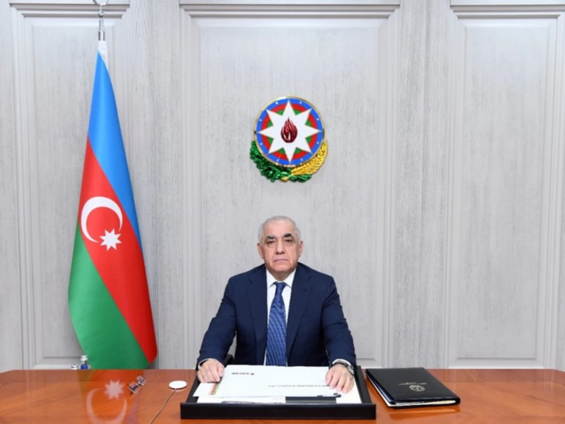 Baş nazir Əli Əsədov seçici hüququndan istifadə edib