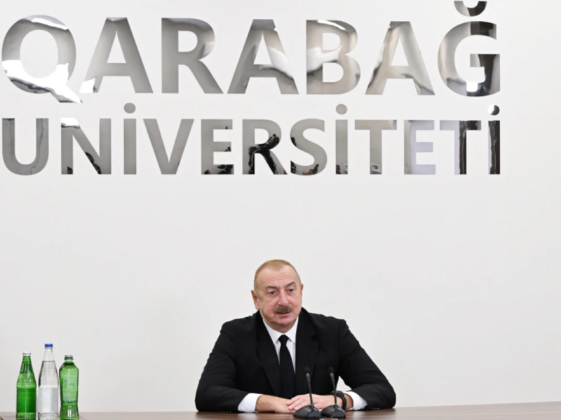 İlham Əliyev Qarabağ Universitetinin tələbələri ilə görüşdə Azərbaycan hərbçilərinin qəhrəmanlığından danışıb