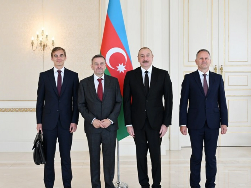 İlham Əliyev Danimarka səfirinin etimadnaməsini qəbul edib