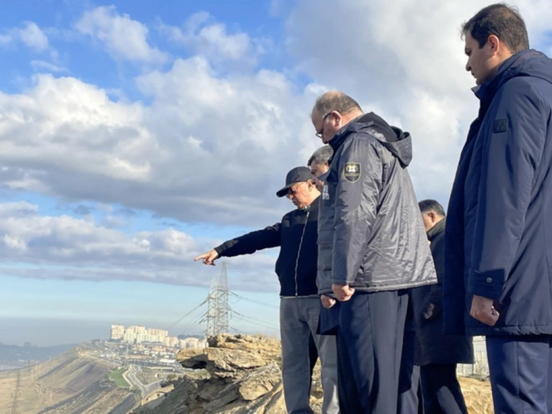 Kəmaləddin Heydərov Badamdarda uçqun təhlükəsi olan əraziyə gedib