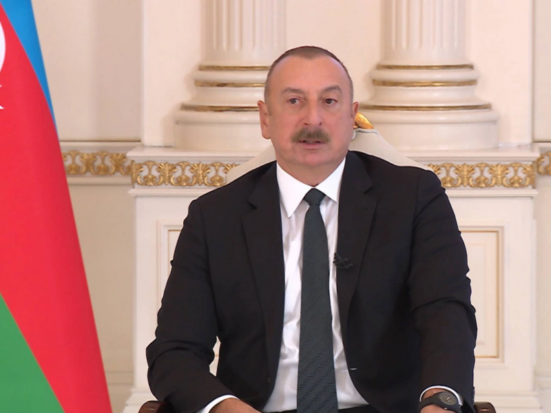 İlham Əliyev Avropa Komissiyasının Prezidentini təbrik edib