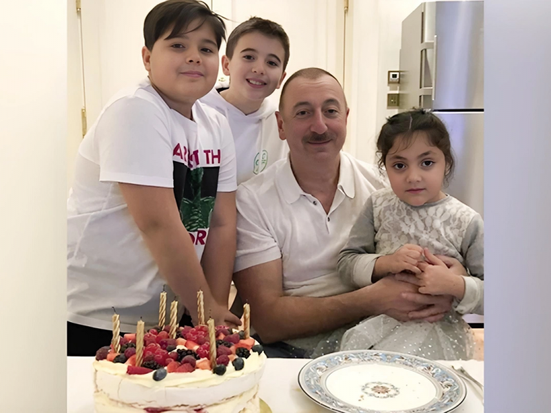 Nəvələri İlham Əliyevin doğum günü ilə bağlı paylaşım ediblər