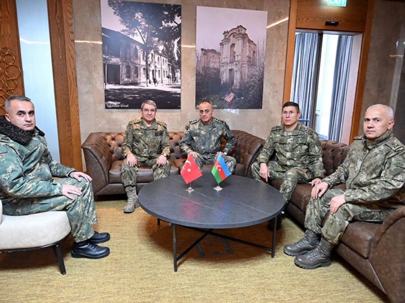 Hikmət Mirzəyev Türkiyə Quru Qoşunları komandanı ilə görüşüb