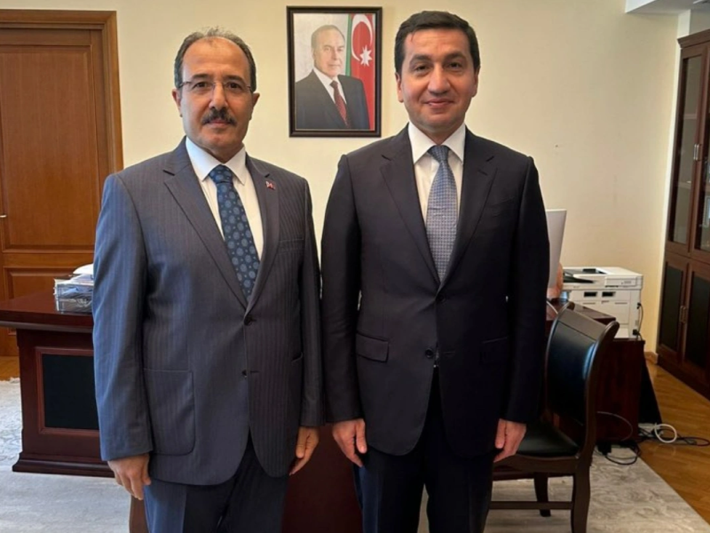 Hikmət Hacıyev Türkiyə səfirini qəbul edib