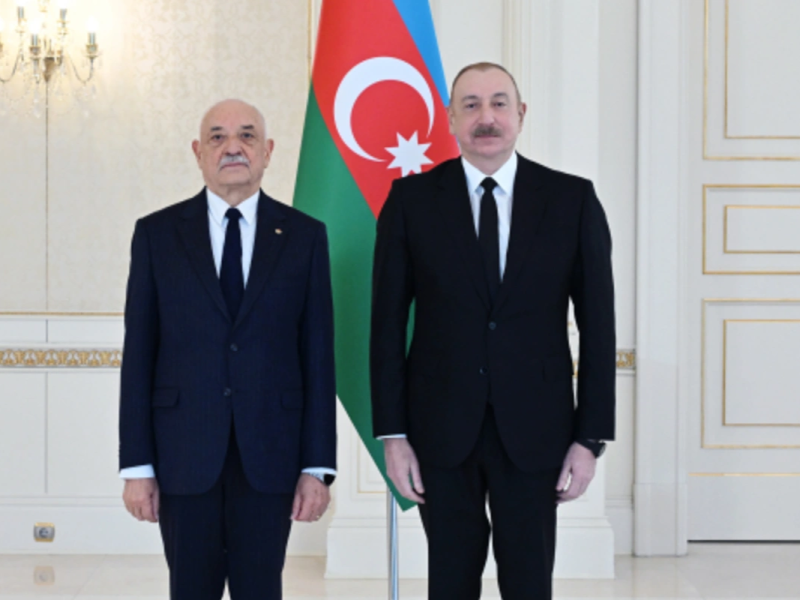 İlham Əliyev Paraqvayın Azərbaycanda yeni səfirinin etimadnaməsini qəbul edib