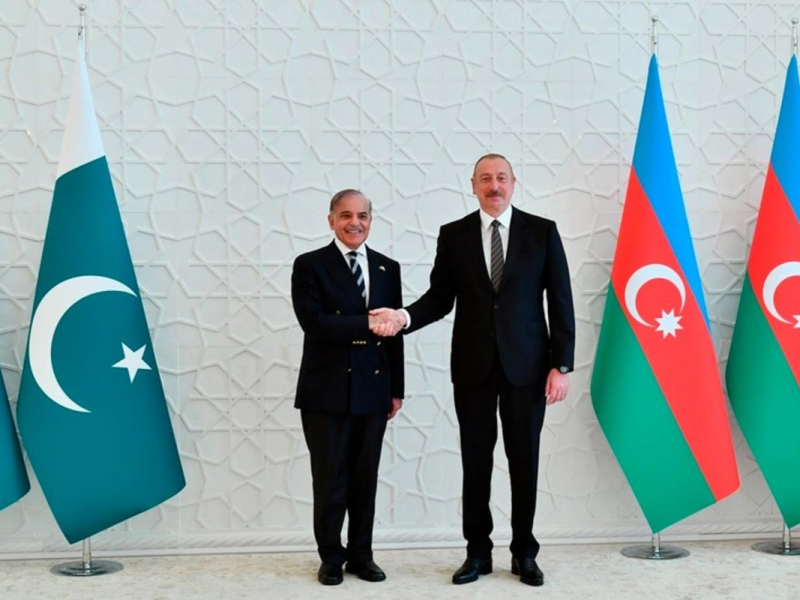 İlham Əliyev Pakistanın Baş naziri Şahbaz Şərifi təbrik edib