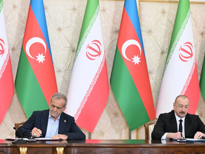 Azərbaycan və İran arasında bir sıra sənədlər imzalanıb