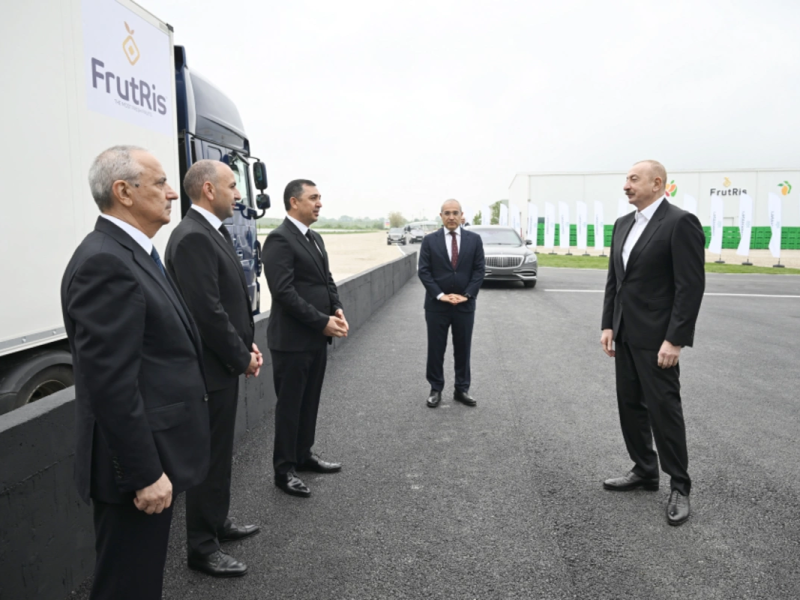 Prezident İlham Əliyev Qusar rayonunda bağçılıq və soyuducu anbar kompleksinin fəaliyyəti ilə tanış olub