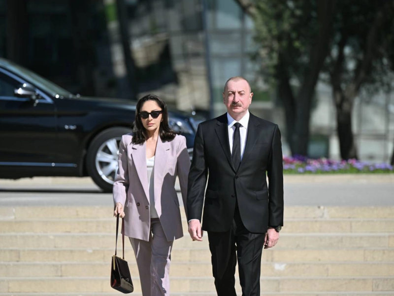 Prezident və birinci xanım Qələbə uğrunda mübarizədə həlak olan azərbaycanlıların xatirəsini anıblar