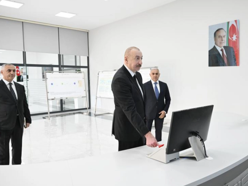 İlham Əliyev "Azərişıq" ASC-nin "Xocalı" yarımstansiyasının və RİM-in açılışında iştirak edib