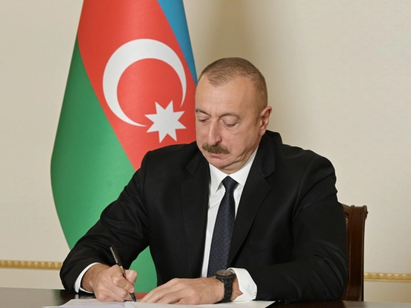 Prezidentdən dövlət qulluqçularının reyestri ilə bağlı FƏRMAN