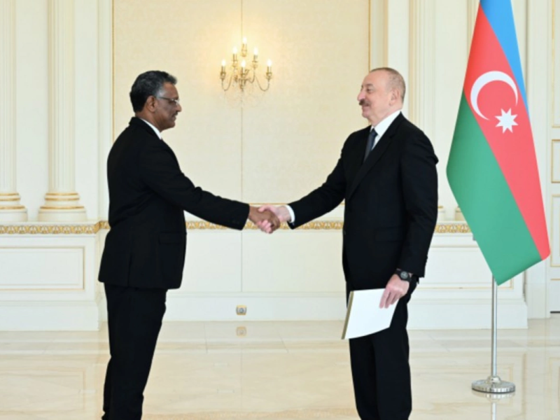 İlham Əliyev Sudanın yeni təyin olunmuş səfirinin etimadnaməsini qəbul edib