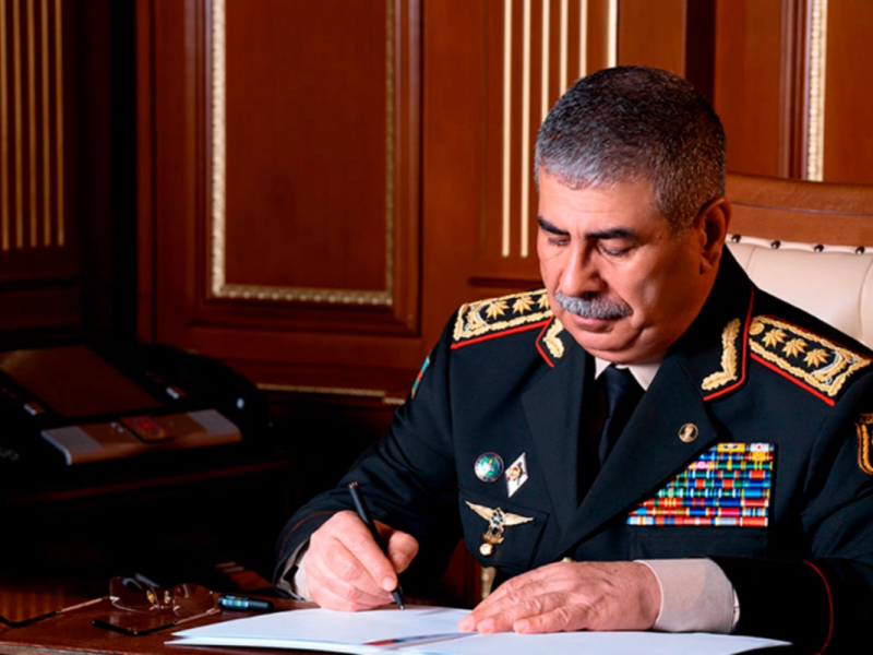Azərbaycan müdafiə naziri Pakistana başsağlığı verib