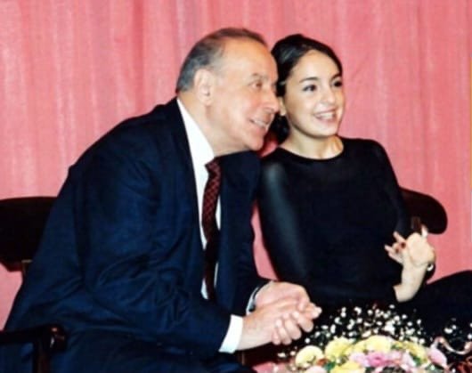 GÜNƏŞƏ QOVUŞMAQ             İSTƏYİRƏM  MƏN.