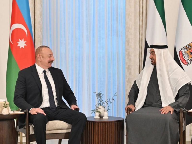 Azərbaycan Prezidenti İlham Əliyevin Əbu-Dabidə Birləşmiş Ərəb Əmirliklərinin Prezidenti ilə görüşü olub
