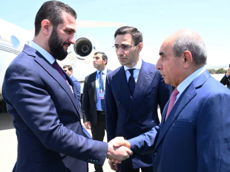 Suriyanın keçid dövrü Prezidenti Əhməd əş-Şaraa Azərbaycana işgüzar səfərə gəlib
