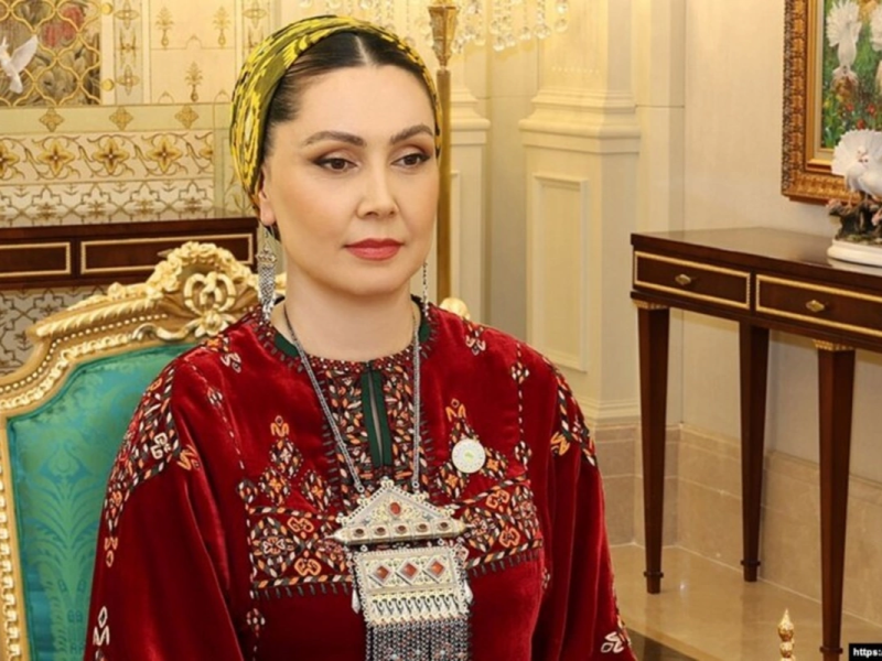 Berdiməhəmmədovun qızı Azərbaycan Milli Xalça Muzeyi ilə tanış olub
