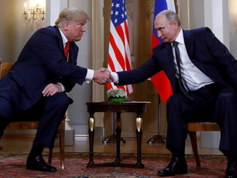 Tramp avqustun 15-də Putinlə görüşmək üçün Rusiyaya gedəcəyini bildirib