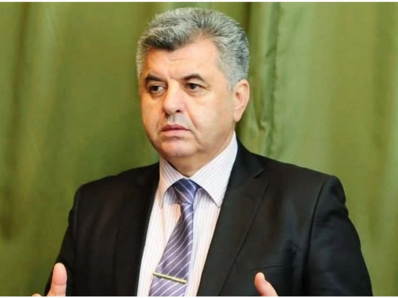 İftixar Piriyev İrəvan Teatrının direktoru vəzifəsindən azad olunub