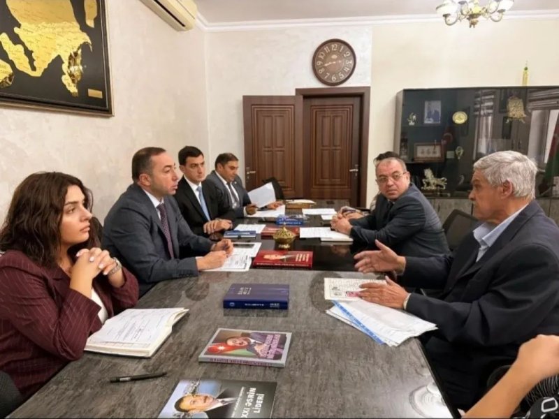 Sumqayıt Bələdiyyəsinin sədri Adil Xudadatov vətəndaşların növbəti qəbulunu keçirdi-FOTOLAR