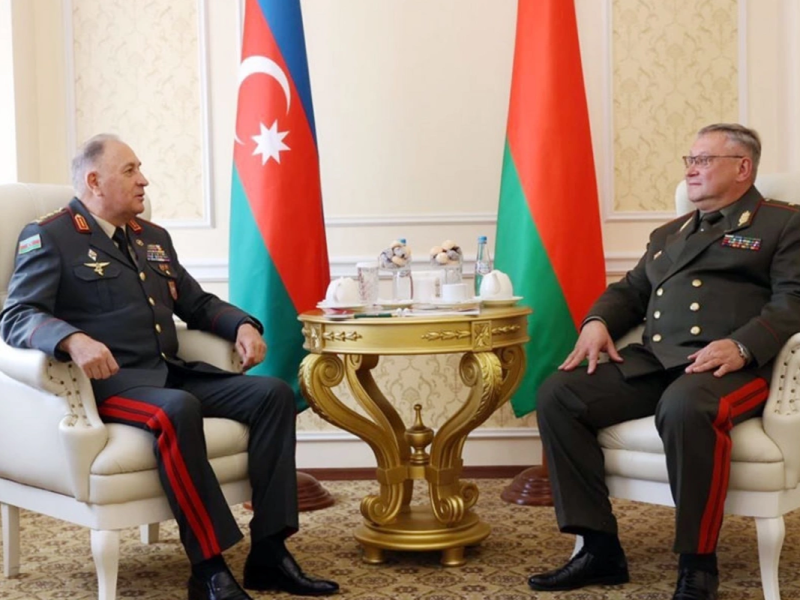 Azərbaycan Ordusunun Baş Qərargah rəisi belaruslu həmkarı ilə görüşüb