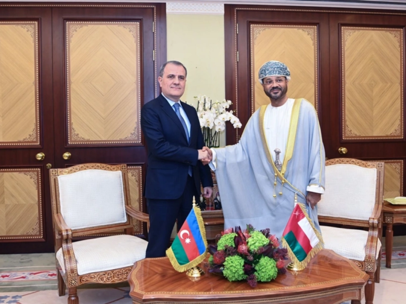 Azərbaycan və Oman XİN başçıları arasında təkbətək görüş keçirilib