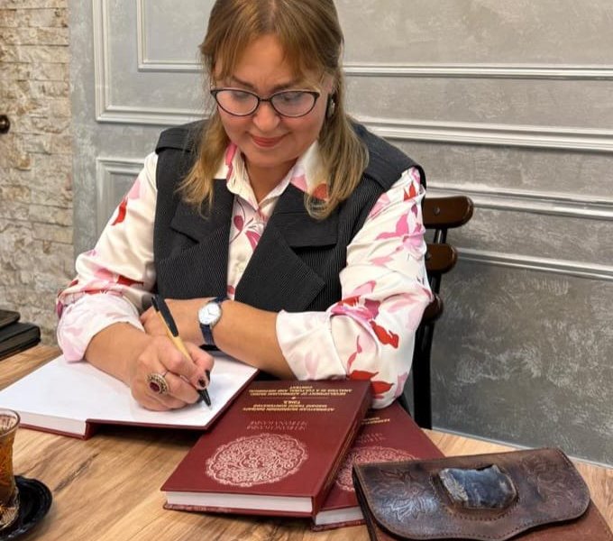 “Azərbaycan musiqisinin inkişafı: Mədəni tarixi kontekstdə təhlil” adlı monoqrafiya işıq üzü görüb