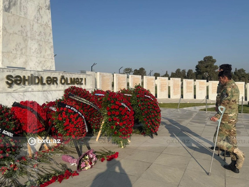 8 Noyabr - Zəfər Günü ilə əlaqədar Hərbi Memorial Məzarlıq ziyarət edilir