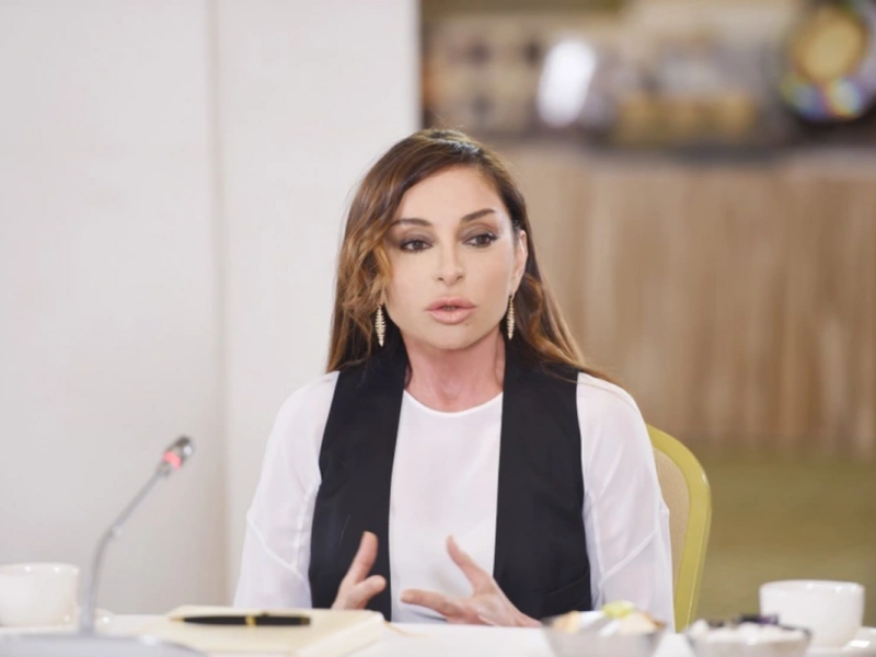 Mehriban Əliyeva Dövlət Bayrağı Günü münasibətilə paylaşım edib