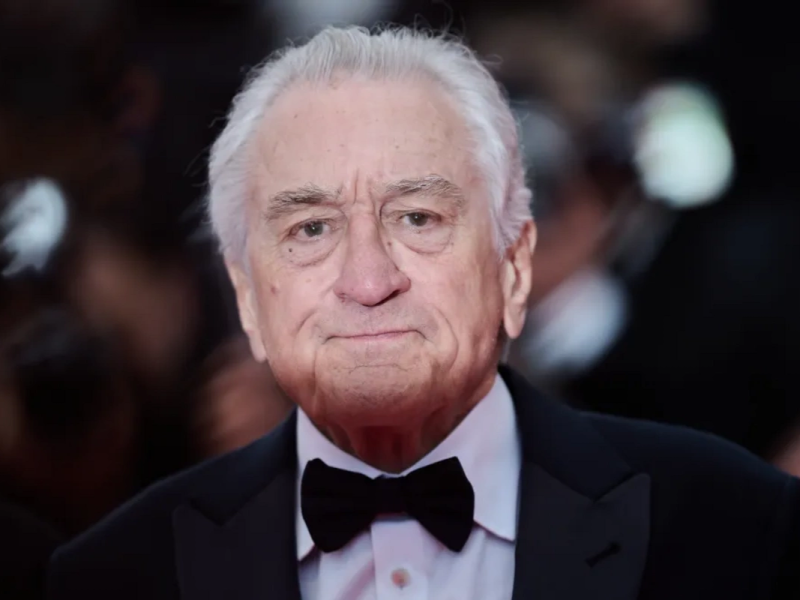 Robert De Niro Bakıya gələcək