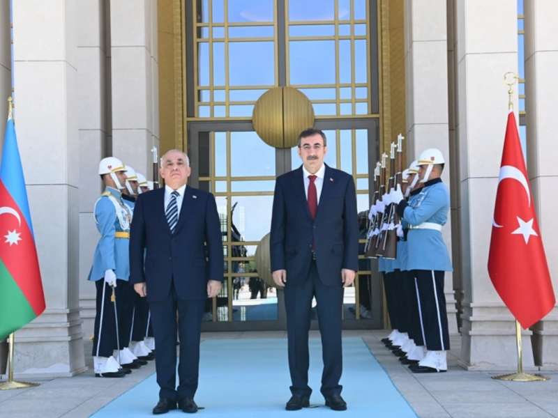 Əli Əsədovla Cevdet Yılmaz arasında telefon danışığı olub