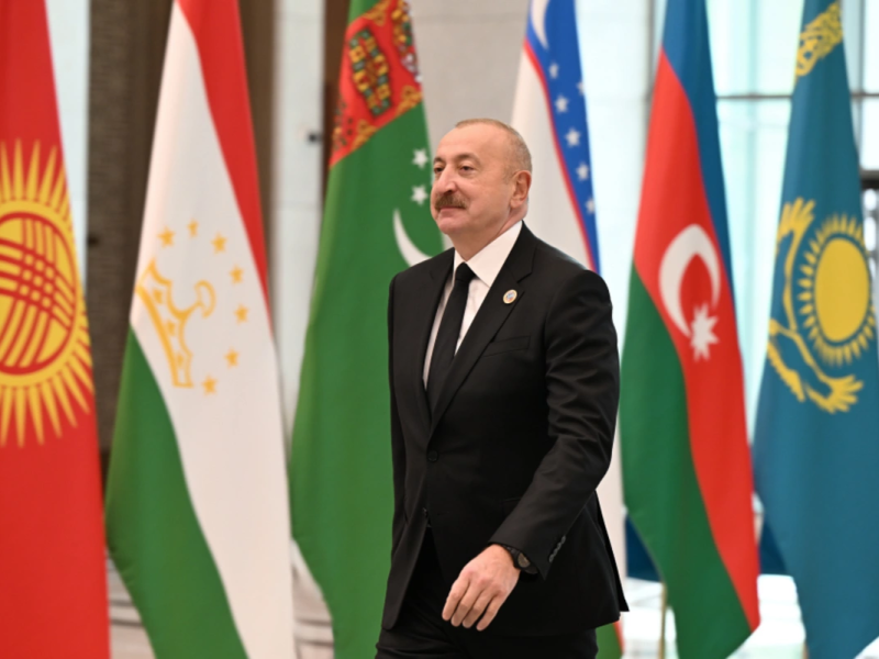 Prezident İlham Əliyev Daşkənddəki Konqres Mərkəzinə gəlib