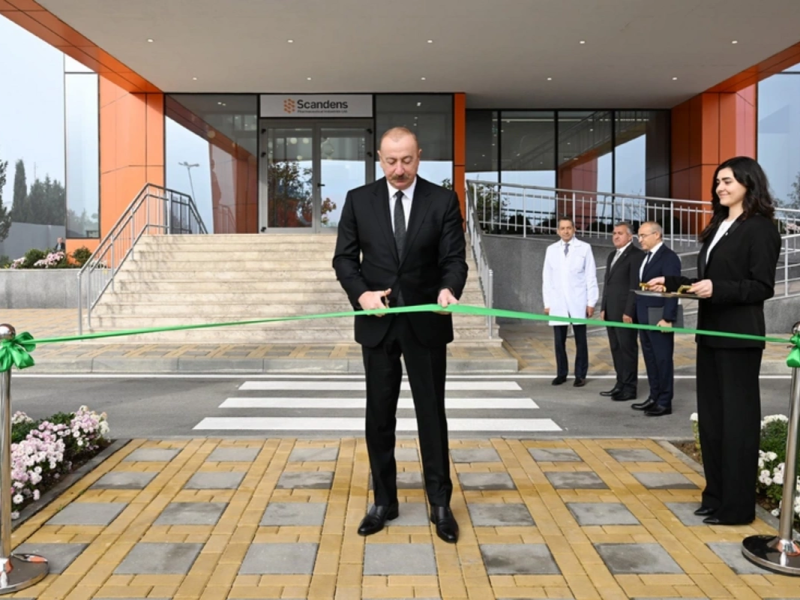 İlham Əliyev dərman preparatları istehsalı müəssisəsinin açılışında iştirak edib