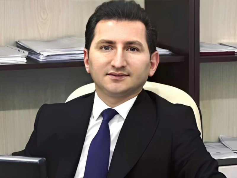 Gənclər və İdman İdarəsində sektor müdiri idi, xəstəxana direktoruna müavin təyin olundu