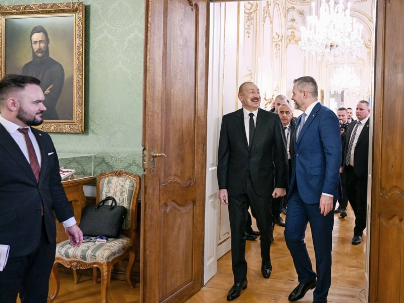 Azərbaycan və Slovakiya prezidentlərinin geniş tərkibdə görüşü olub
