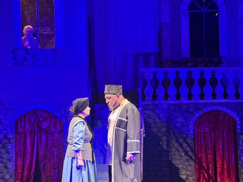 Akademik Milli Dram Teatrında “Varlı ev” tamaşası nümayiş olundu
